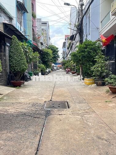 Nhà nguyên căn HXH 1/ Tân Quý ngay AEON 4x15 1 lầu đúc