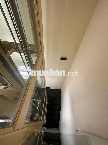 MT 4 x 20, 4 lầu, thang máy, nội thất cơ bản 5 PN, 6 WC DS 9 Linh Tây