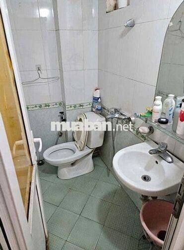 CHO THUÊ PHÒNG TRỌ TẦNG 3 TẠI NGÃ TƯ NGUYỄN TRÃI - KHUẤT DUY TIẾN