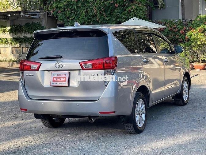 Toyota Innova 2.0E 2017 Số sàn Bạc