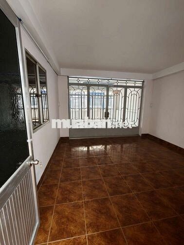 Nhà mặt tiền đường khu bình phú
