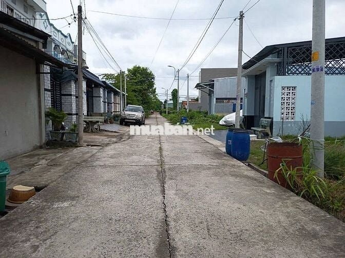 Bán nhanh lô đất 136m2(5,3x25)giá 950 triệu gần bệnh viện Xuyên Á shr