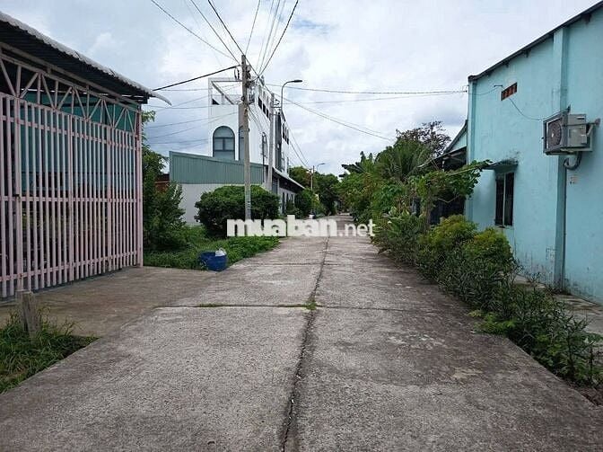 Bán nhanh lô đất 136m2(5,3x25)giá 950 triệu gần bệnh viện Xuyên Á shr