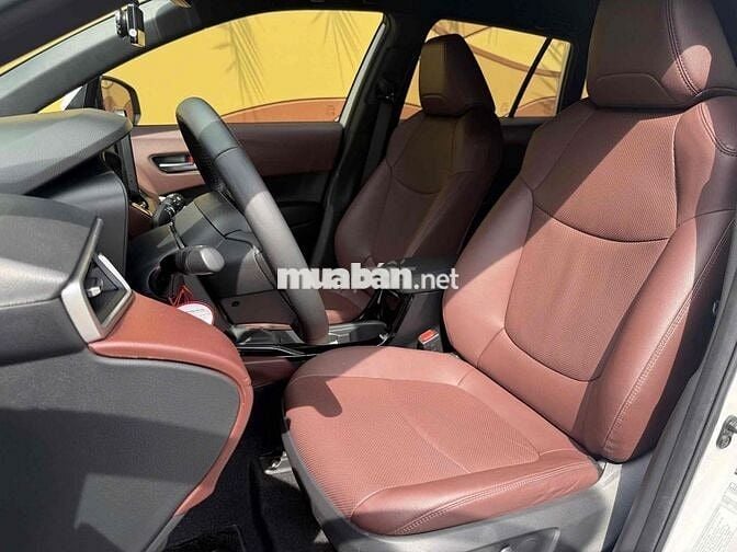 Toyota Corolla Cross 1.8G 15.000km (Full phụ kiện)