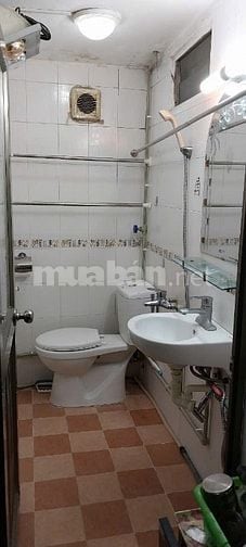 Cho thuê nhà ở tầng 1 và tầng 4 bên trong phố Nguyễn Thượng Hiền, HBT