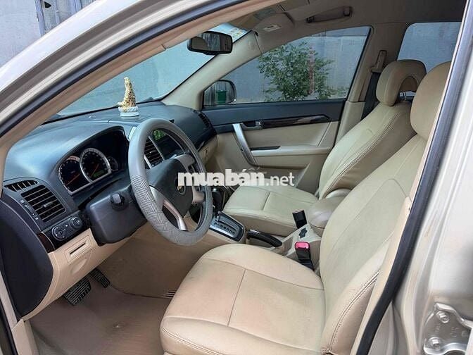 Chevrolet Captiva 7 chỗ Số tự động Vàng cát