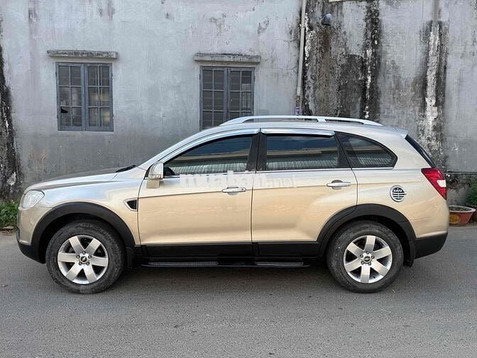 Chevrolet Captiva 7 chỗ Số tự động Vàng cát