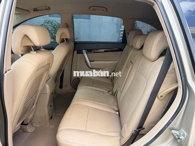 Chevrolet Captiva 7 chỗ Số tự động Vàng cát