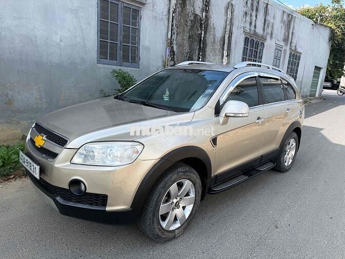 Chevrolet Captiva 7 chỗ Số tự động Vàng cát