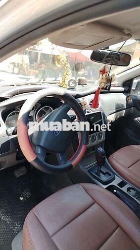 Ford Focus 2024 Trắng 5 chỗ