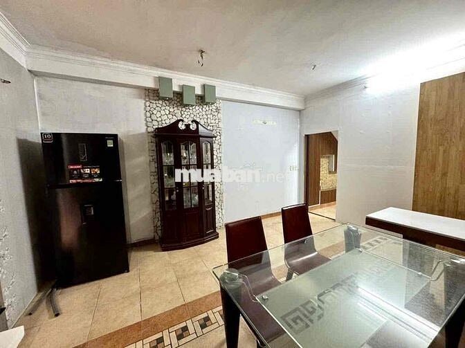 1 Phòng ngủ + 1 phòng bếp sân vườn 50m2 , gần ngã 4 PN