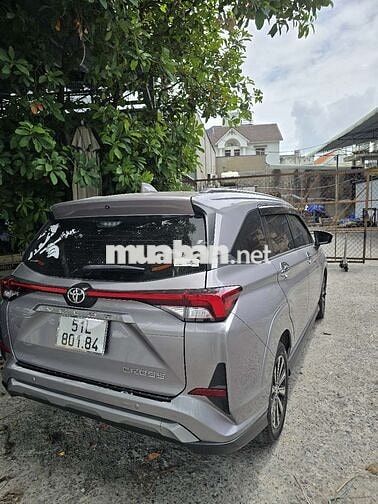 Toyota Veloz Cross 7 chỗ màu Xám