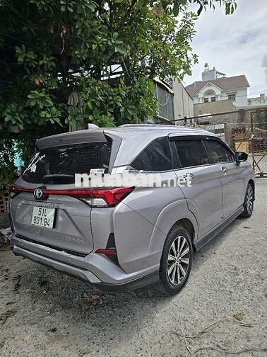 Toyota Veloz Cross 7 chỗ màu Xám