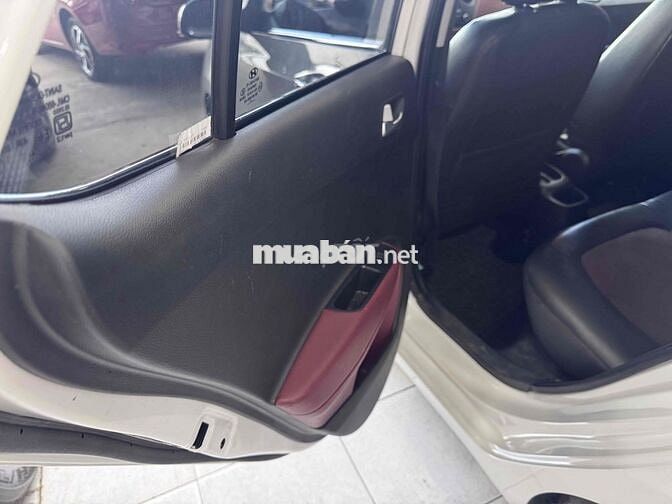 Hyundai Grand i10 2019 Số tự động Trắng