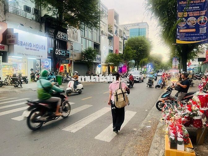 CHO THUÊ MẶT TIỀN ĐƯỜNG SƯ VẠN HẠNH DT 4X20, 5 LẦU