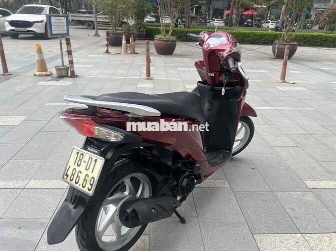Honda Vision 2018 màu Đỏ