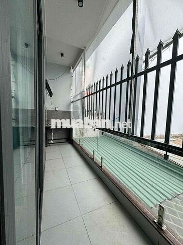 PHÒNG BAN CÔNG FULL NỘI THẤT TỪ A TỚI Z GẦN ĐẠI HỌC VĂN HIẾN