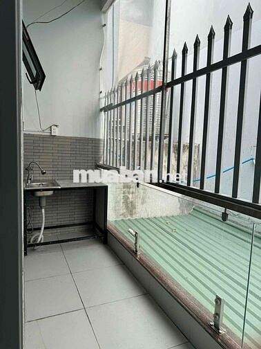 PHÒNG BAN CÔNG FULL NỘI THẤT TỪ A TỚI Z GẦN ĐẠI HỌC VĂN HIẾN