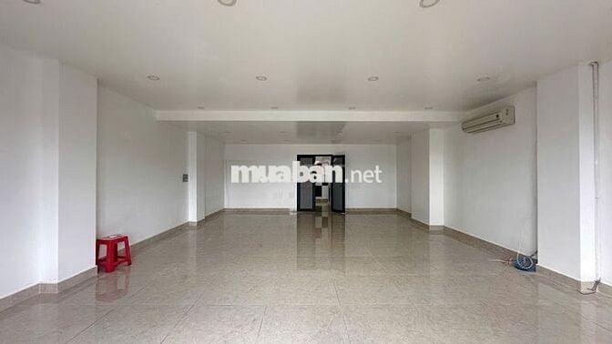 Cho Thuê Văn Phòng 65m² Sàn Trống Giá Chỉ 12 Triệu - Vạn Phúc City