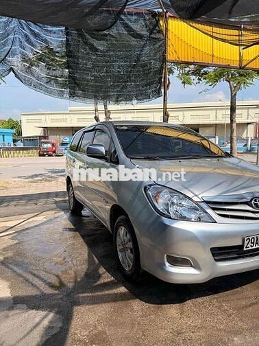 Toyota Innova G 2010 Bạc