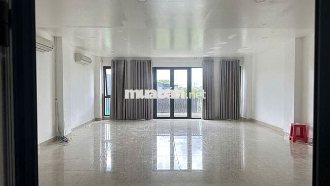 Cho Thuê Văn Phòng 65m² Sàn Trống Giá Chỉ 12 Triệu - Vạn Phúc City