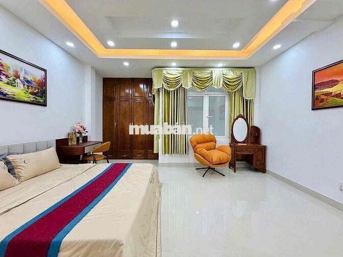 NHÀ 5X22 4 LẦU FULL NỘI THẤT CAO CẤP HXH P12 GV