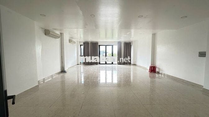Cho thuê văn phòng 65m² sàn trống, Vạn Phúc City - Giá chỉ 12 tr/tháng