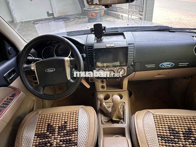 Ford Everest 2011 Số sàn Bạc
