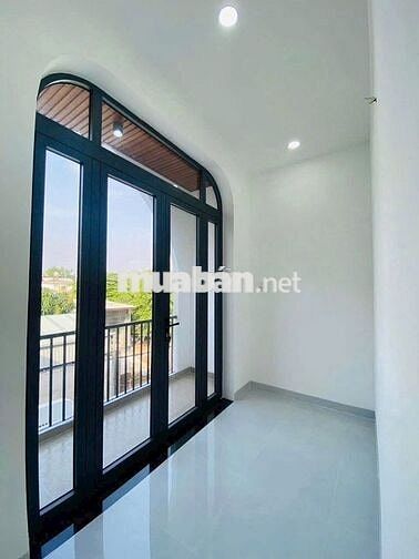 Đi công tác cần bán nhà lầu SHR gần cx. Đức Hưng. Giá chỉ 1ty750 
