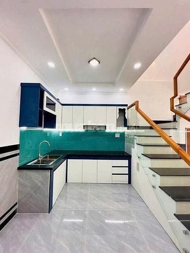 Bán nhà đẹp 4x10m 1 trệt 1 lầu gần Ngã Ba Giồng Hóc Môn hẻm xe hơi