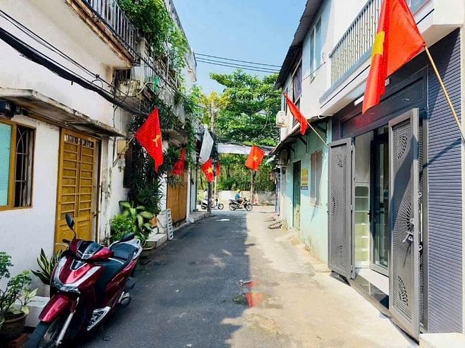Bán nhà đẹp 4x10m 1 trệt 1 lầu gần Ngã Ba Giồng Hóc Môn hẻm xe hơi