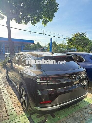 Bán xe VinFast VF8 Eco 2023 Đen LƯỚT đẹp, KM 80T++