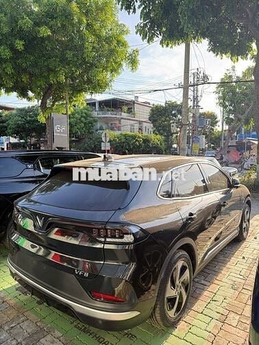 Bán xe VinFast VF8 Eco 2023 Đen LƯỚT đẹp, KM 80T++