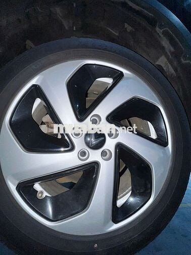 Bán xe VinFast VF8 Eco 2023 Đen LƯỚT đẹp, KM 80T++