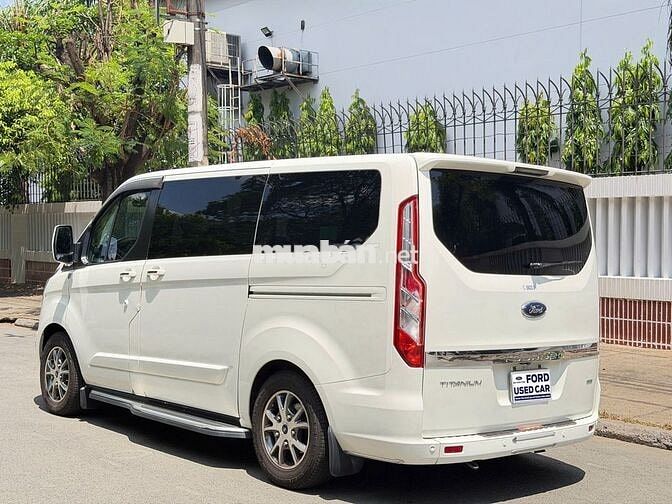 Ford Tourneo Titanium 2019 Trắng