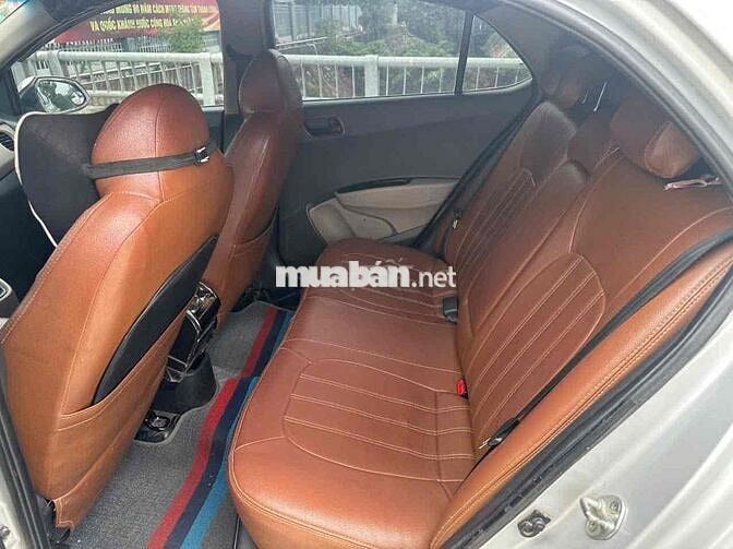 Hyundai Grand i10 Số sàn Bạc
