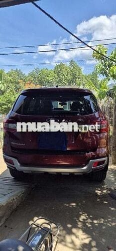 Ford Everest Titanium 2016 7 chỗ Đỏ chính chủ.