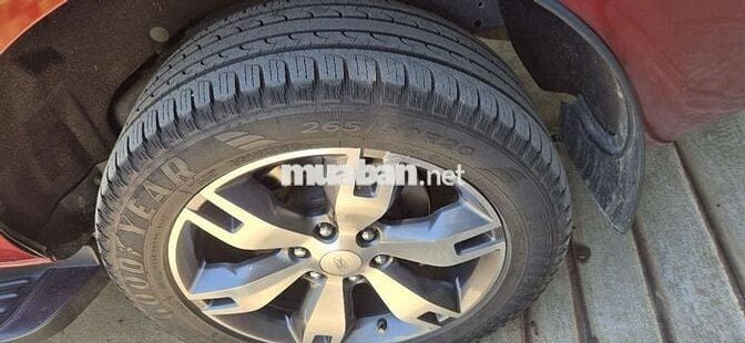 Ford Everest Titanium 2016 7 chỗ Đỏ chính chủ.