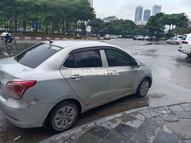 Hyundai Grand i10 Số sàn Bạc