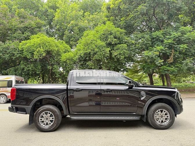 Ford Ranger XLS AT 2025 Số tự động Xăng Đen