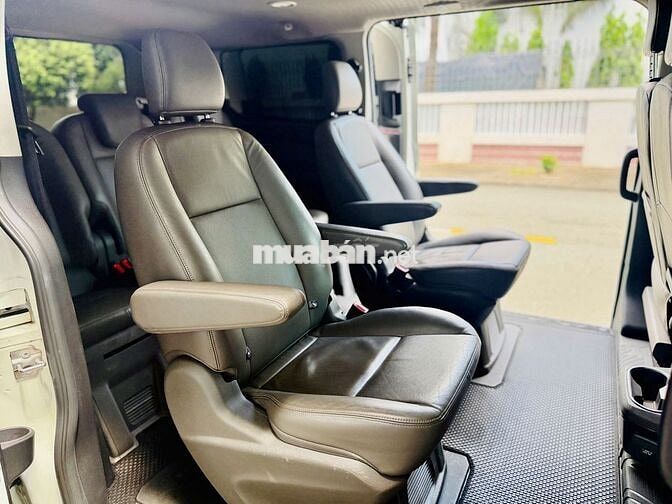 Ford Tourneo Titanium 2019 Trắng