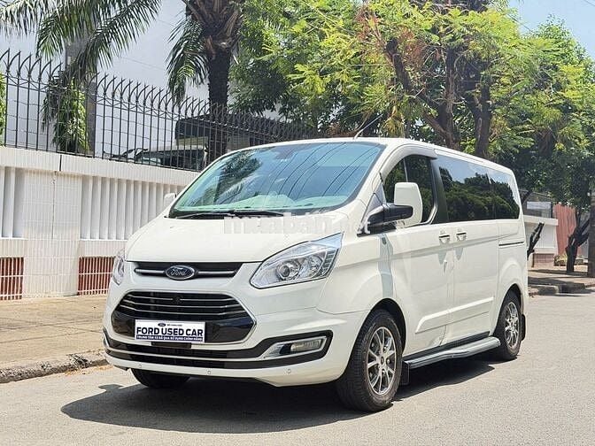 Ford Tourneo Titanium 2019 Trắng