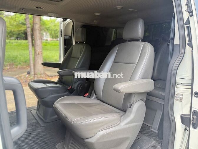 Ford Tourneo Titanium 2019 Trắng