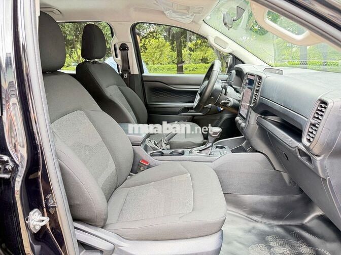 Ford Ranger XLS AT 2025 Số tự động Xăng Đen