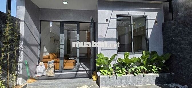 SIÊU PHẨM NHÀ 2 TẦNG MỚI TÍNH -SÂN VƯỜN XANH MÁT-VỊ TRÍ VÀNG CẨM LỆ