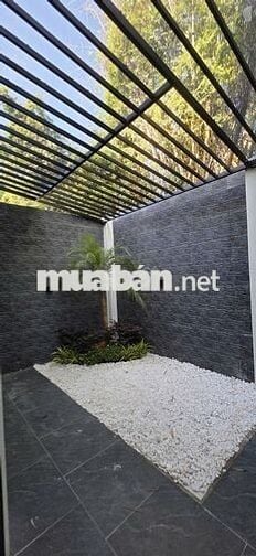 SIÊU PHẨM NHÀ 2 TẦNG MỚI TÍNH -SÂN VƯỜN XANH MÁT-VỊ TRÍ VÀNG CẨM LỆ