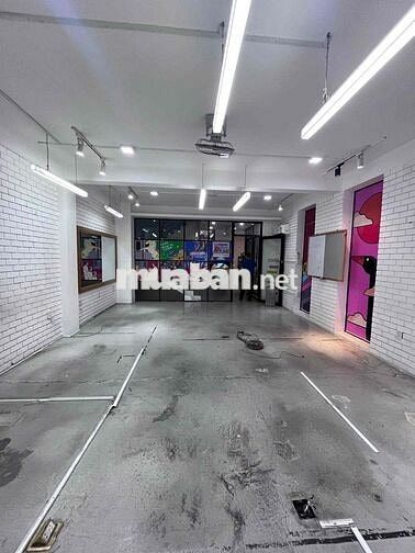 Cho thuê nhà khu VIP Phổ Quang 5.5❌20m. có gara oto, phòng to rộng rai