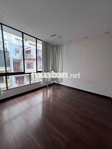 Cho thuê nhà khu VIP Phổ Quang 5.5❌20m. có gara oto, phòng to rộng rai