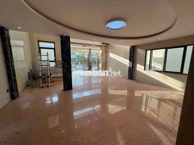 nhà mặt tiền gần siêu thị eon bình tân 7 x 17 có 5pn 5wc sân thượng 