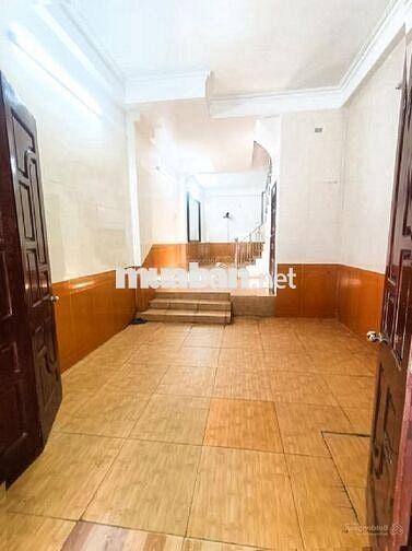 Nhà cho thuê ngõ 146 Trung Kính - 40M x 5 Tầng- Giá chỉ 17 triệu/tháng